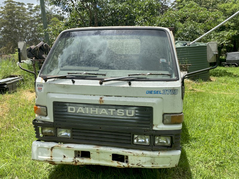 Daihatsu Delta tipper truck