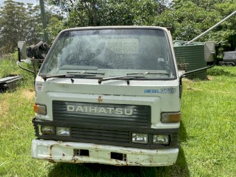 Daihatsu Delta tipper truck