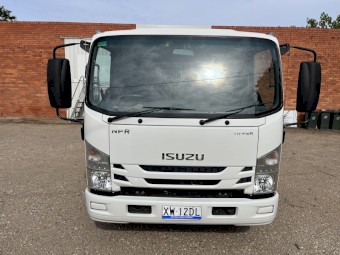 Isuzu NPR 45/190 tipper 
