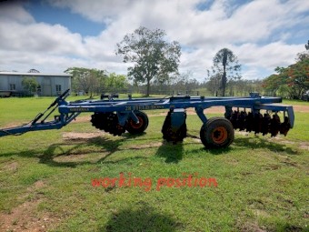 Grizzly Field Boss 28 Disc Offset plough