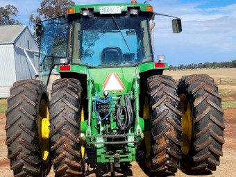 John Deere 8100