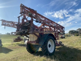Under Auction - ( A243)  2005 Croplands Pegasus 6000L Boom Spray 
