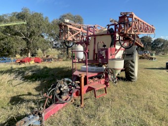 Under Auction - ( A243)  2005 Croplands Pegasus 6000L Boom Spray 