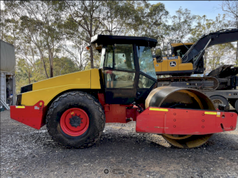 2011 Dynamic CA363pd Padfoot Roller