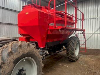 7000L Horwood Bagshaw Air Seeder