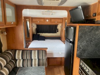 Royal Flair Caravan 2011