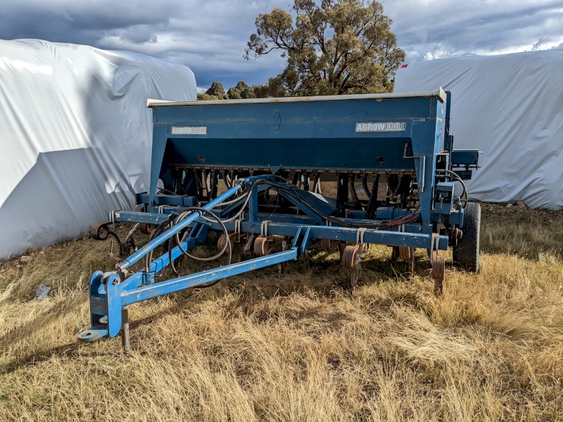 19run Agrodrill + coil roller 