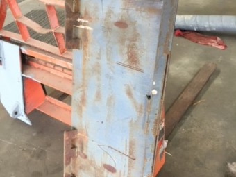 CAT Posi Track Hitch Plate