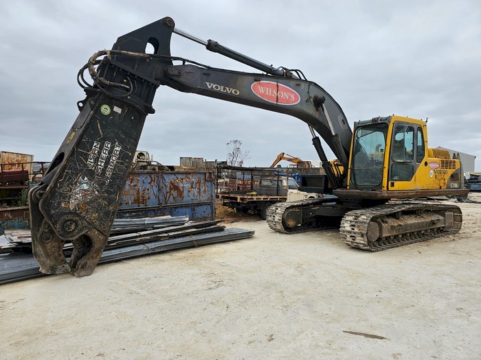 Volvo EC210BLC Excavator with Jisan Scrap Metal Shear