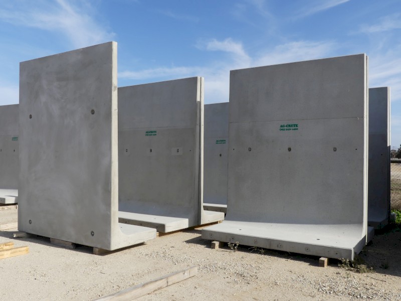 Freestanding Concrete Retaining Walls 3m high x 2.4m long AgCrete L-Blocks