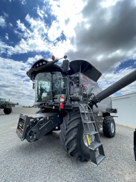 2021 Gleaner S98 Combine Harvester