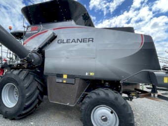 2021 Gleaner S98 Combine Harvester