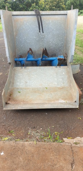 Tuff Ass Manure/Compost Spreader