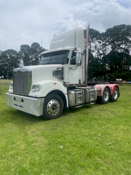 2017 Freightliner Coronado Prime Mover