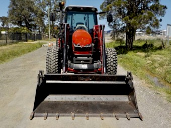 Late model 2016 Massey Ferguson 5430 DYNA 4 4x4 91hp Tractor