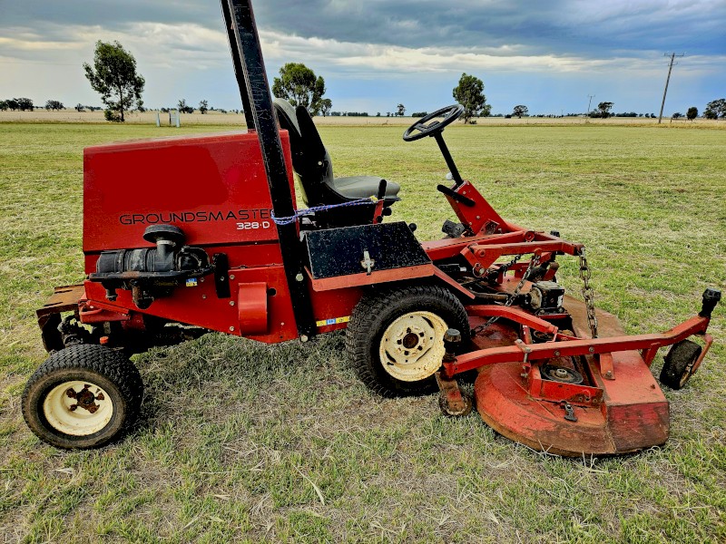 Toro 328D diesel mower