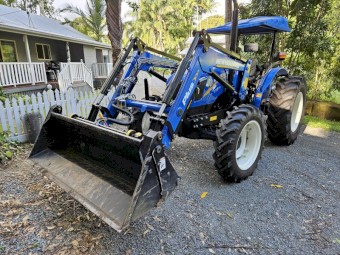 New Holland TT3.50 Tractor / Front End Loader