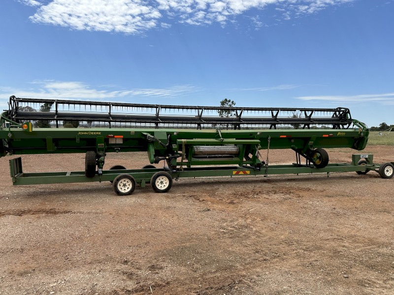12m John Deere 936 Draper front
