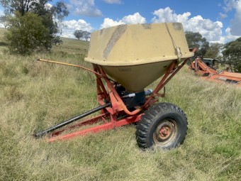Vicon Trailing Spreader