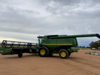 2011 John Deere 9870 Header