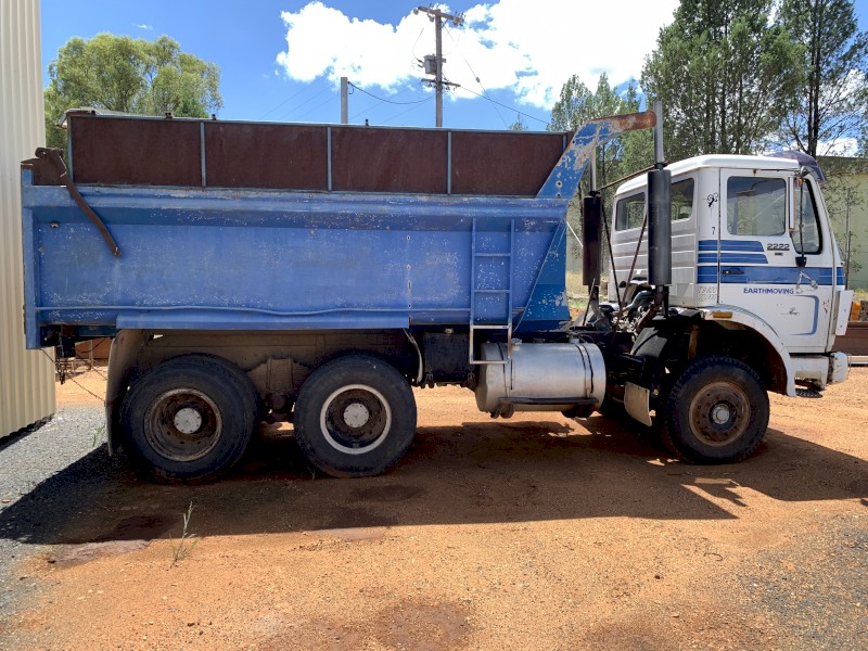 Mercedes Benz 1984 2222 V6 series Tipper Truck