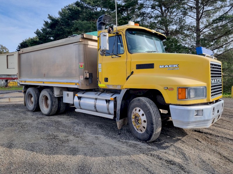 2003 Mack CH