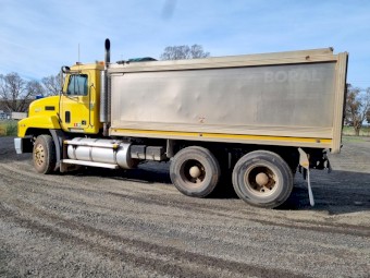 2003 Mack CH