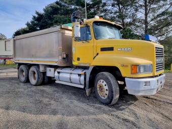 2003 Mack CH
