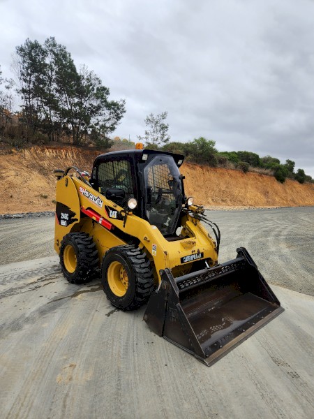 2010 246C CAT skid steer 