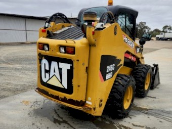 2010 246C CAT skid steer 