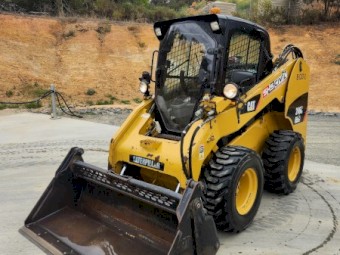 2010 246C CAT skid steer 