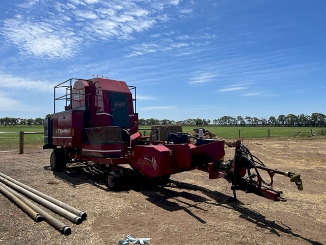 2016 Bale Baron 4245P