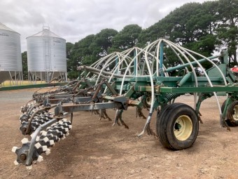 20' John Shearer Bar and 4,200L Simplicity Cart