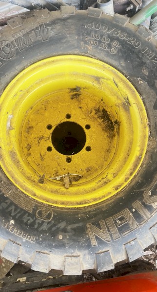 John Deere 960 Baler Axle, Rims and Tyres