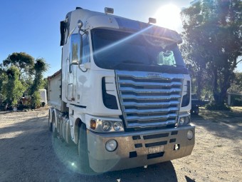 2013 Freightliner Argosy Tipper Truck dd15 Detroit motor 
