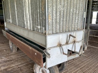 Grain feed out cart