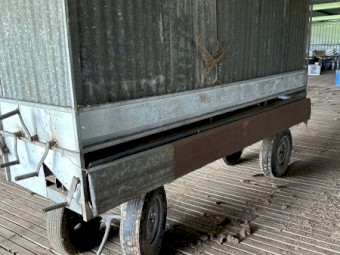 Grain feed out cart