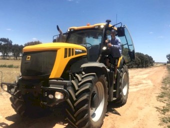 2015 JCB 8310 FWA 330hp