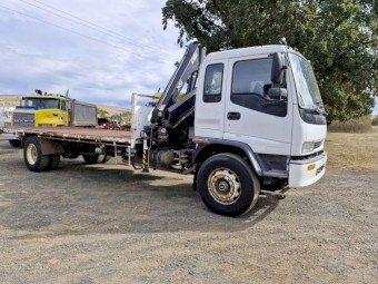 1999 Isuzu FVR 900 Tray with crane