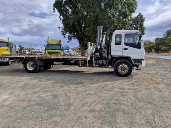 1999 Isuzu FVR 900 Tray with crane