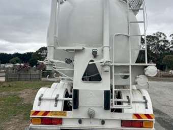 1999 BPT Bulk trailer