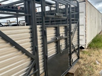 Extreme Welding 28' 2022 Cattle Crate 