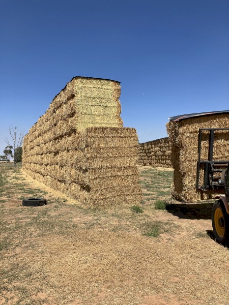 400mt Oaten Hay 580kg 8x4x3 Bales