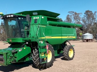 2005 John Deere 9660 STS Header