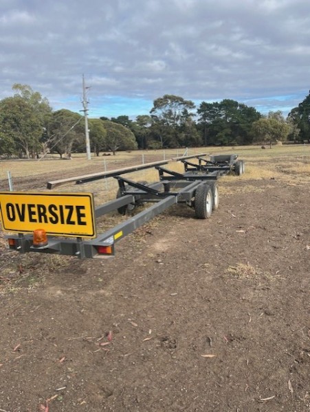 Contractor comb trailer new condition