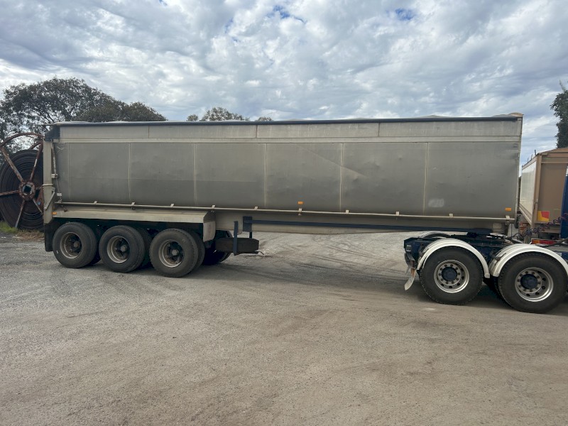 Tipover axle aluminium tipper