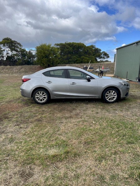 Mazda 3  2013 model only50000 km automatic only town km