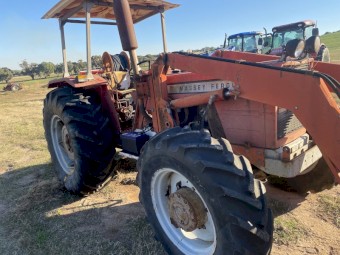 Massey Ferguson 184-4 Tractor Fwa  Loader