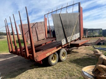 New Holland 1033 Stackliner