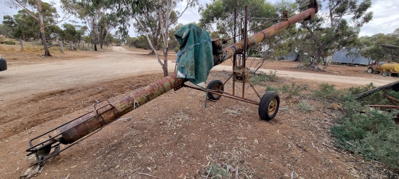 Rodda Auger 24ft x 8" Negotiable.